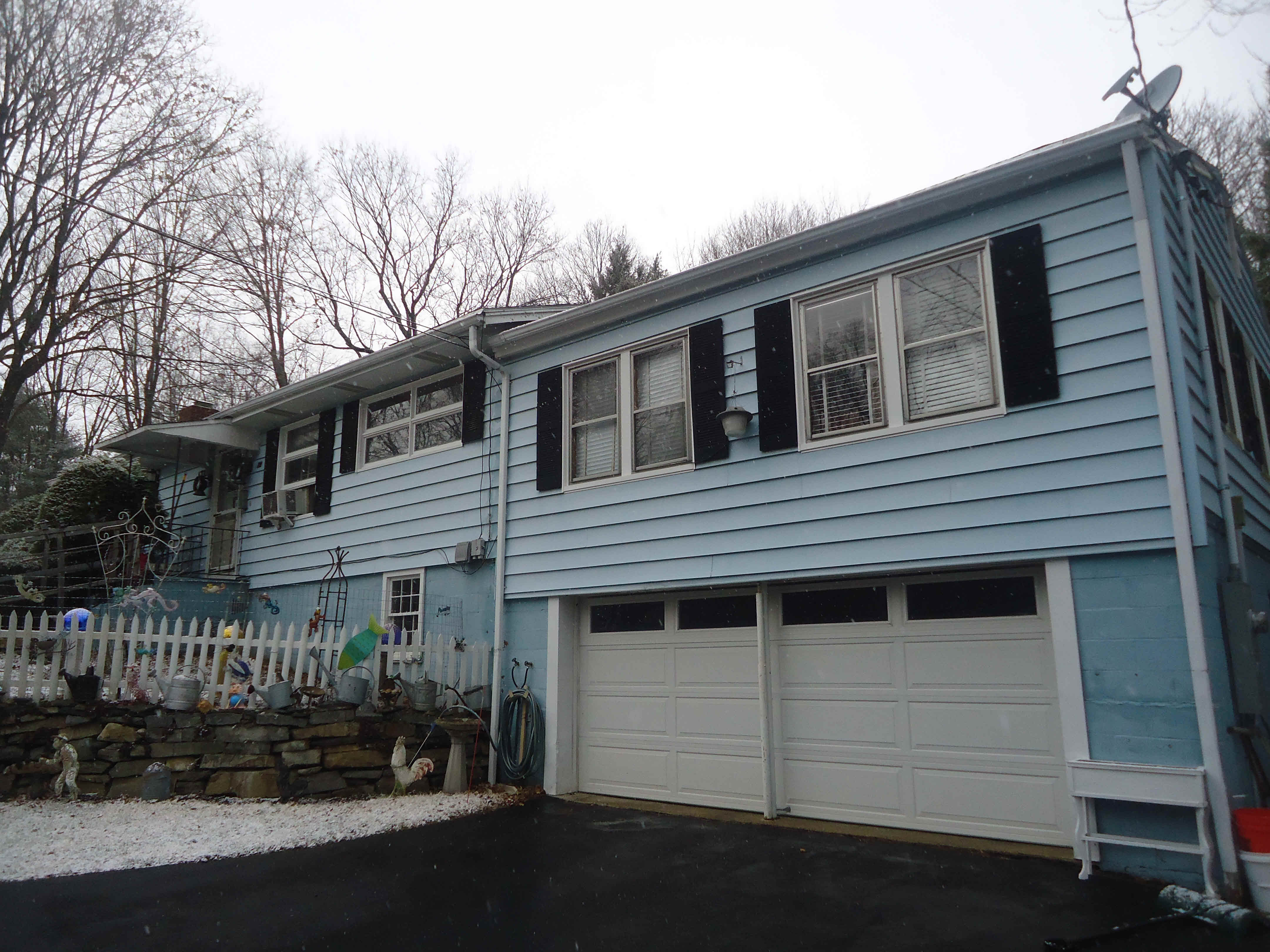 Building photograph for 29 NEW MILFORD RD WEST